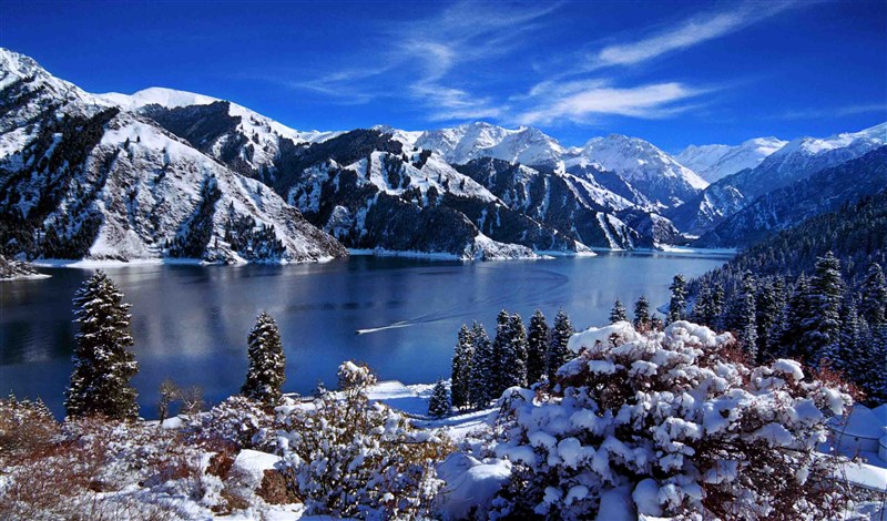 天山天池 火焰山 坎儿井 库木塔格沙漠 古海温泉6日游